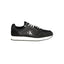 Calvin Klein sneaker noir pour homme avec logo CK sur le flanc et semelle blanche.