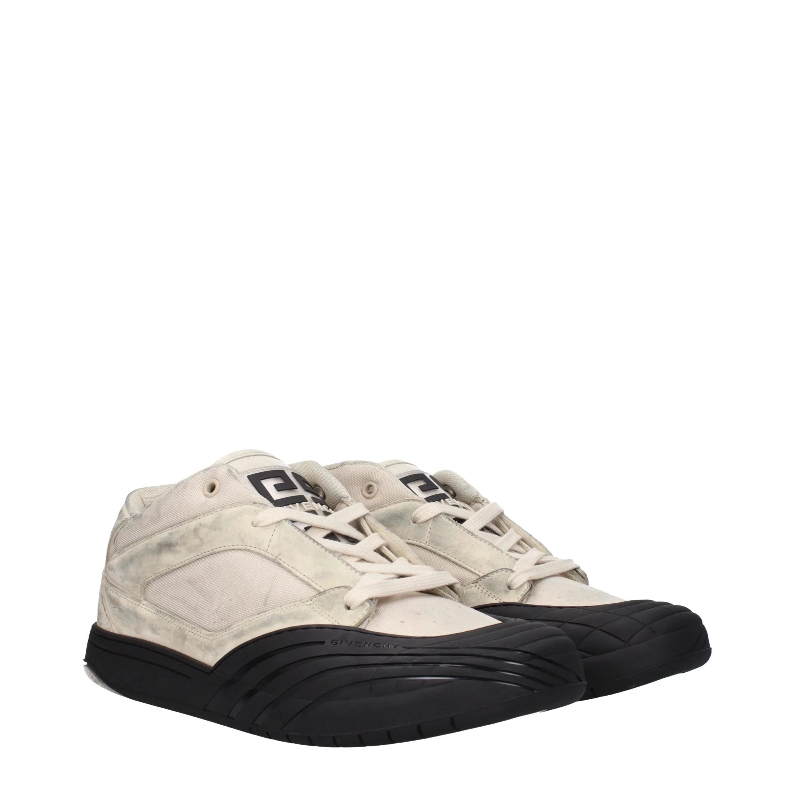 Sneakers Givenchy : L'alliance parfaite du luxe discret et du style vintage moderne