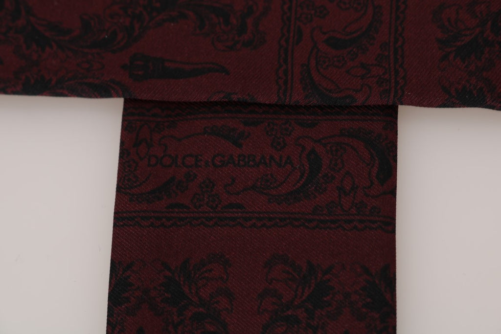 Foulard en soie Bordeaux Dolce & Gabbana neuf avec étiquettes, motif couronne-piment, 140 cm x 25 cm, Italie.