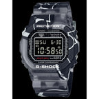 Montre Casio G-Shock gris en résine, cadran et bracelet gris, affichage numérique, boucle, 10 ATM, Ø42,8 mm.