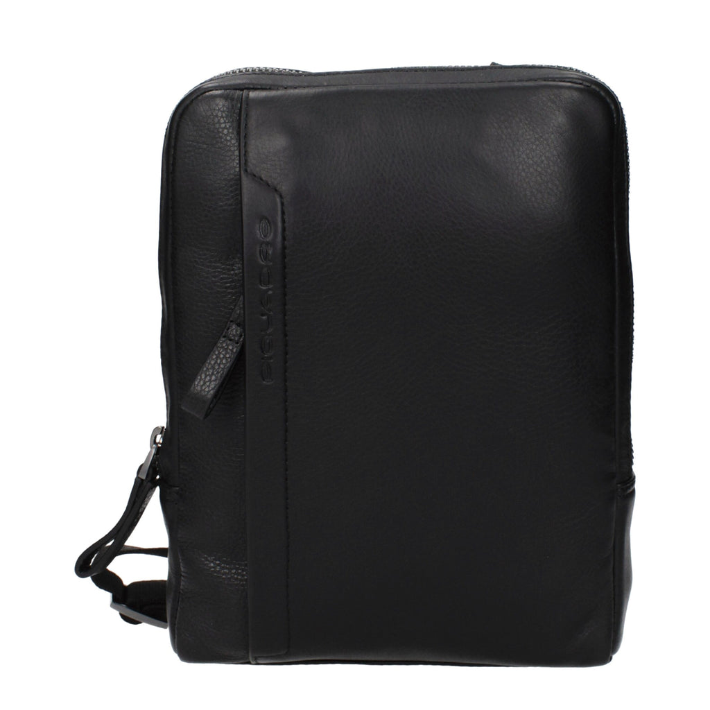 Piquadro Sacoche bandoulière cuir noir, logo frontal, effet vintage